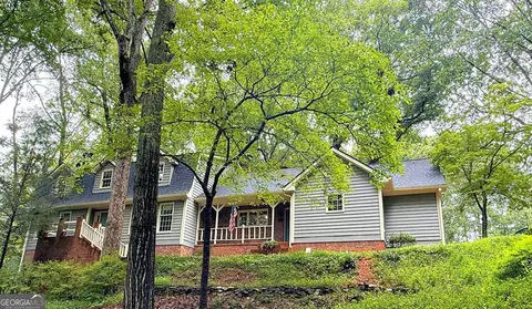 2110 Stoneleigh Dr, Stone Mountain, GA 30087