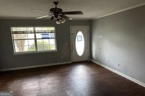 Living - 215 Landview Dr, Taylor, AL 36301 photo 1 of 1