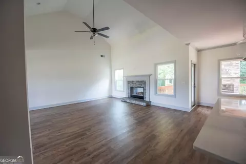 Living - 124 Pine View Dr, Williamson, GA 30292 photo 3 of 3