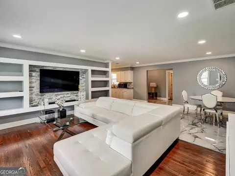 5521 Joeclay Dr, Stone Mountain, GA 30088