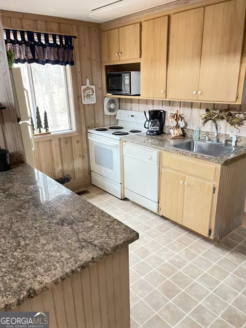 Kitchen - 15 St Moritz, Pine Mountain, GA 31822 photo 1 of 1