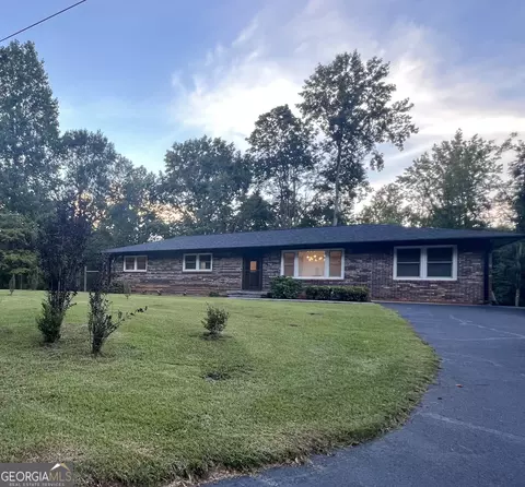 110 Riverdale Rd, Toccoa, GA 30577