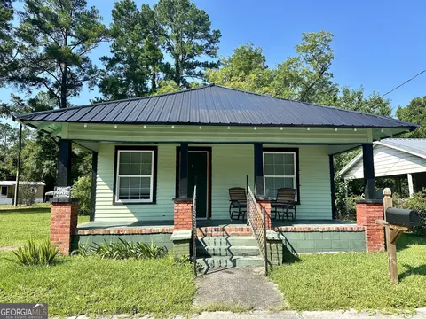 318 Glass St, Waycross, GA 31503
