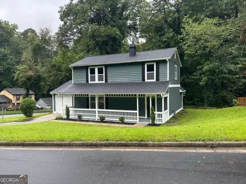 801 Hemingway Rd, Stone Mountain, GA 30088