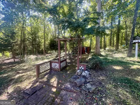 Exterior - 114 Taylor Len Dr, Lagrange, GA 30240 photo 5 of 9