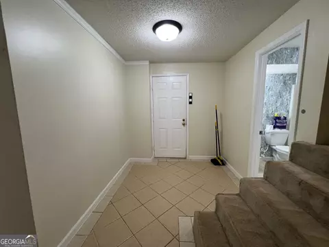 Entry Way - 114 Taylor Len Dr, Lagrange, GA 30240 photo 9 of 10