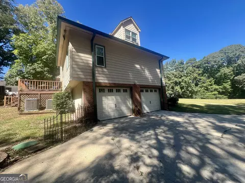 Exterior - 114 Taylor Len Dr, Lagrange, GA 30240 photo 8 of 9