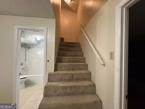 Entry Way - 114 Taylor Len Dr, Lagrange, GA 30240 photo 8 of 10