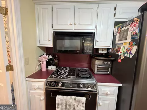 Kitchen - 114 Taylor Len Dr, Lagrange, GA 30240 photo 2 of 2