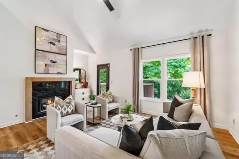 904 Ivy Green Ln SE, Marietta, GA 30067