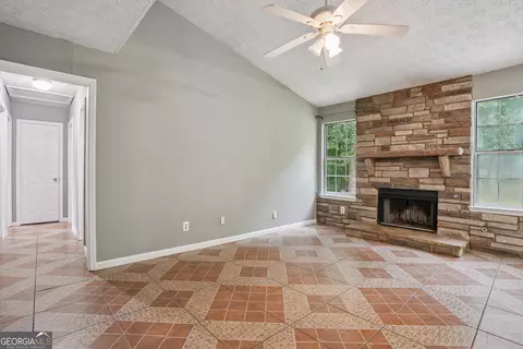 Living - Undisclosed, Rex, GA 30273 photo 1 of 6