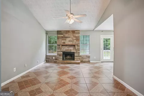 Living - Undisclosed, Rex, GA 30273 photo 6 of 6