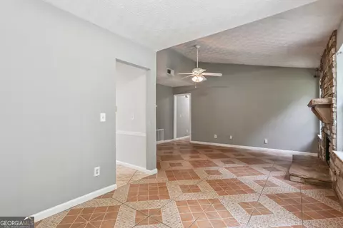 Living - Undisclosed, Rex, GA 30273 photo 3 of 6