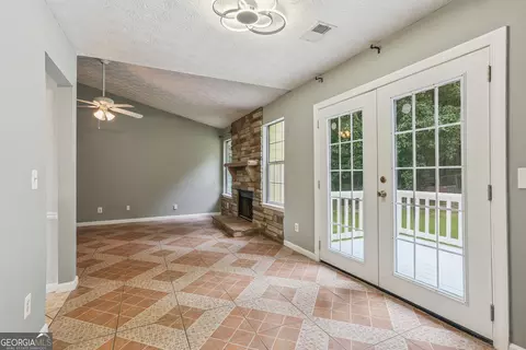 Living - Undisclosed, Rex, GA 30273 photo 5 of 6