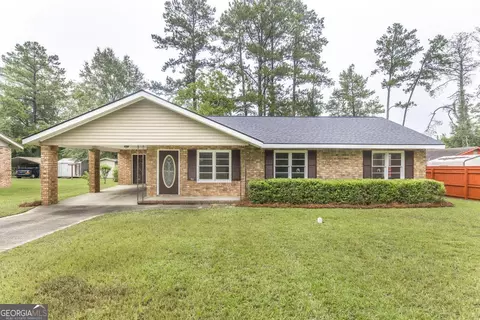 702 Magnolia Dr, Dublin, GA 31021