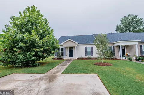 207 Washington Place Dr, Perry, GA 31069