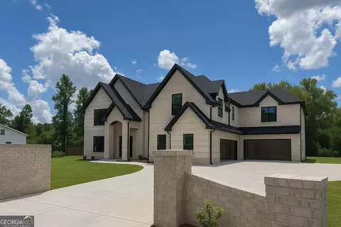 1090 Larosa Dr, Lawrenceville, GA 30043