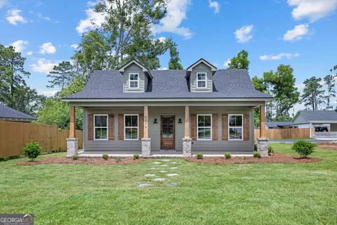 2204 N Oak St, Valdosta, GA 31602