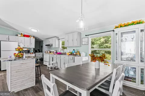 Dining - 949 Fox Bridge Rd, Dalton, GA 30721 photo 3 of 4