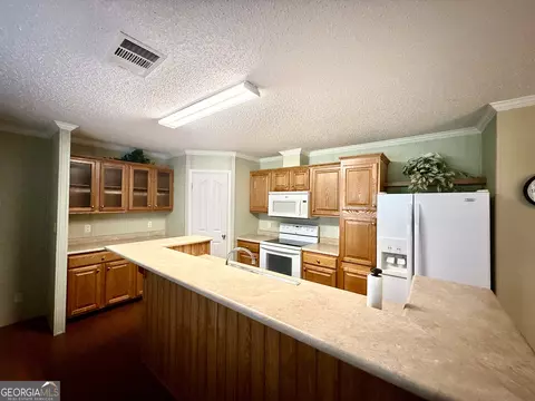 Kitchen - 1259 Fe Beasley Rd, Claxton, GA 30417 photo 2 of 3