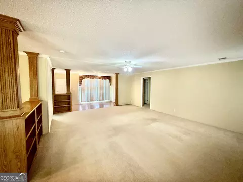 Living - 1259 Fe Beasley Rd, Claxton, GA 30417 photo 3 of 5