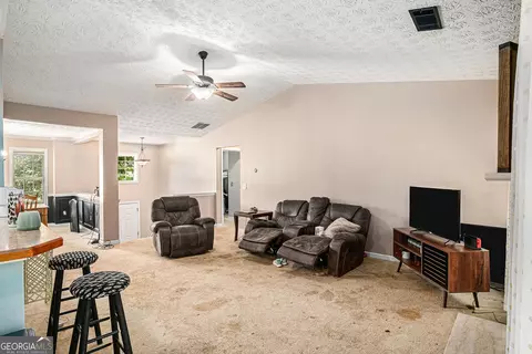 Living - 3348 Peyton Dr, Monroe, GA 30656 photo 2 of 2