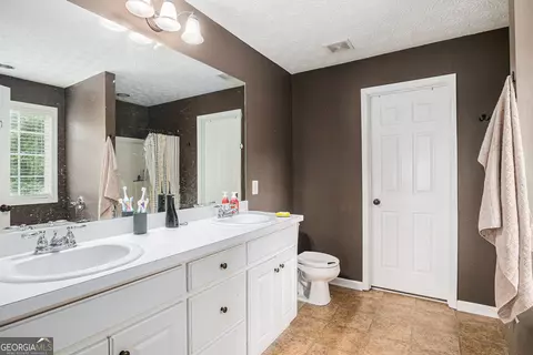 Bath - 3348 Peyton Dr, Monroe, GA 30656 photo 1 of 2