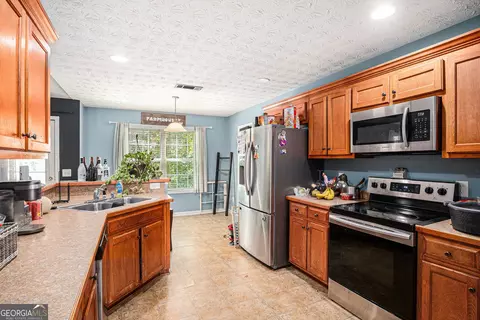 Kitchen - 3348 Peyton Dr, Monroe, GA 30656 photo 1 of 1