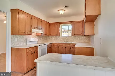 Kitchen - 2538 E Kensington Dr, Augusta, GA 30906 photo 1 of 7