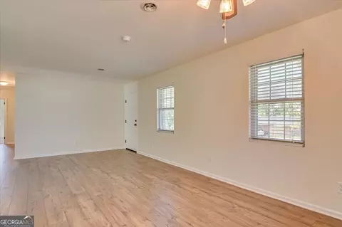Living - 2538 E Kensington Dr, Augusta, GA 30906 photo 2 of 4