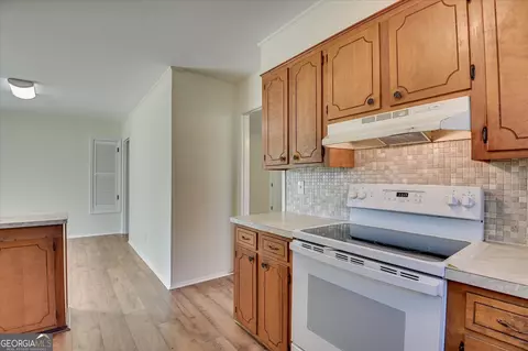 Kitchen - 2538 E Kensington Dr, Augusta, GA 30906 photo 6 of 7