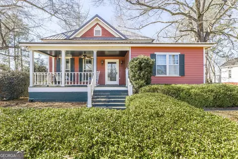 46 S Collins St, Reynolds, GA 31076