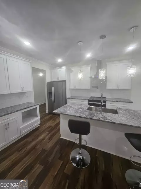 Kitchen - 119 Taylor Rd, Jackson, GA 30233 photo 2 of 6