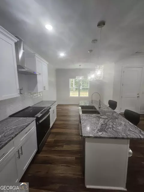 Kitchen - 119 Taylor Rd, Jackson, GA 30233 photo 3 of 6