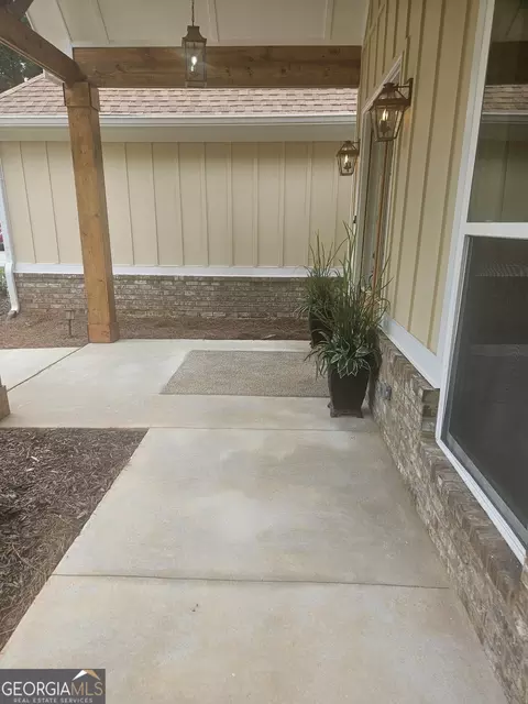 Exterior - 119 Taylor Rd, Jackson, GA 30233 photo 2 of 5