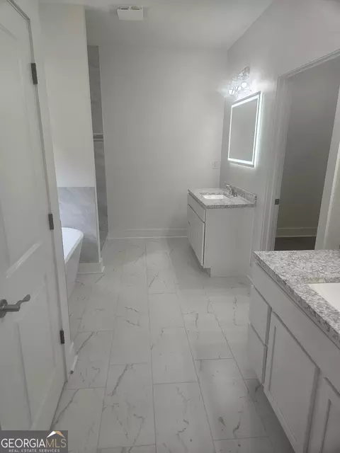 Bath - 119 Taylor Rd, Jackson, GA 30233 photo 5 of 7
