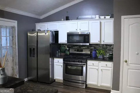 10701 Barberry Dr, Hampton, GA 30228
