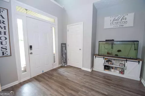 Entry Way - 130 Cedar Ridge Dr, Lagrange, GA 30241 photo 1 of 5