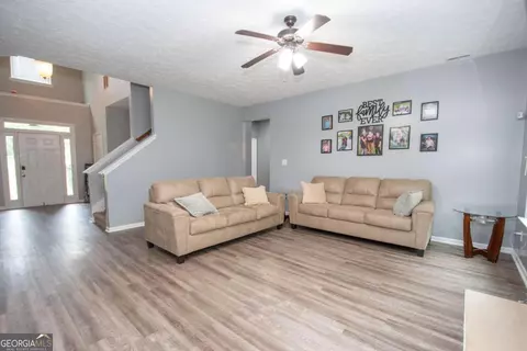 Living - 130 Cedar Ridge Dr, Lagrange, GA 30241 photo 3 of 3