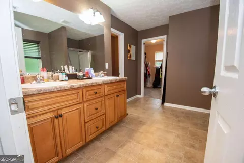 Entry Way - 130 Cedar Ridge Dr, Lagrange, GA 30241 photo 5 of 5