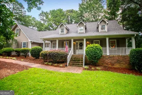 47 Shady Valley Dr, Carrollton, GA 30116