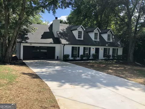 6823 Edmonton Ct, Lithonia, GA 30058