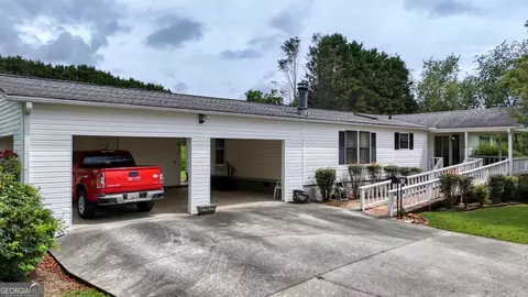 266 Garden Ln, Hiawassee, GA 30546