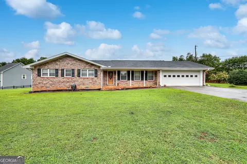 1735 Knight Cir, Loganville, GA 30052