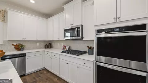 Kitchen - 1759 Goodwin Dr, Hampton, GA 30228 photo 5 of 7