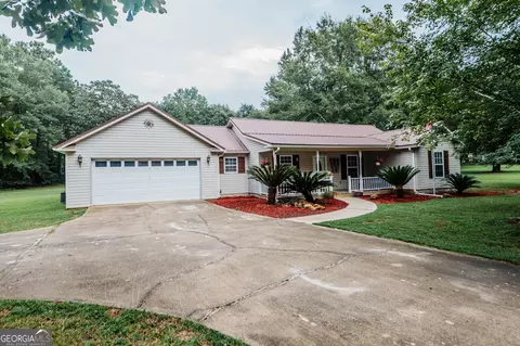 41 Brookwood Dr, Hawkinsville, GA 31036