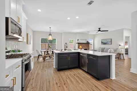 5115 Hopewell Manor Dr, Cumming, GA 30028