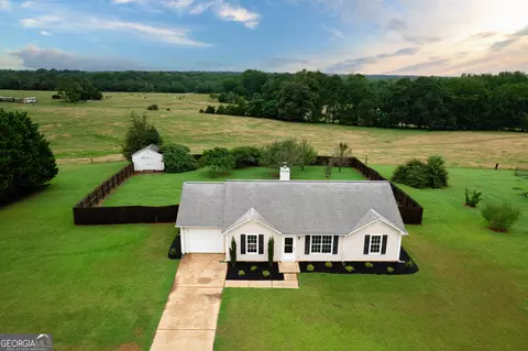 113 Carols Ln, Locust Grove, GA 30248