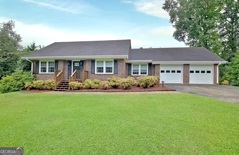 145 Marilyn Dr E, Fayetteville, GA 30214