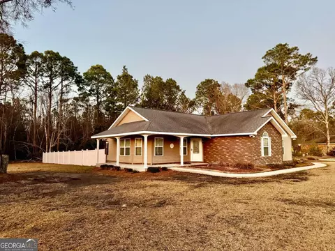 57 Brandon St, Baxley, GA 31513